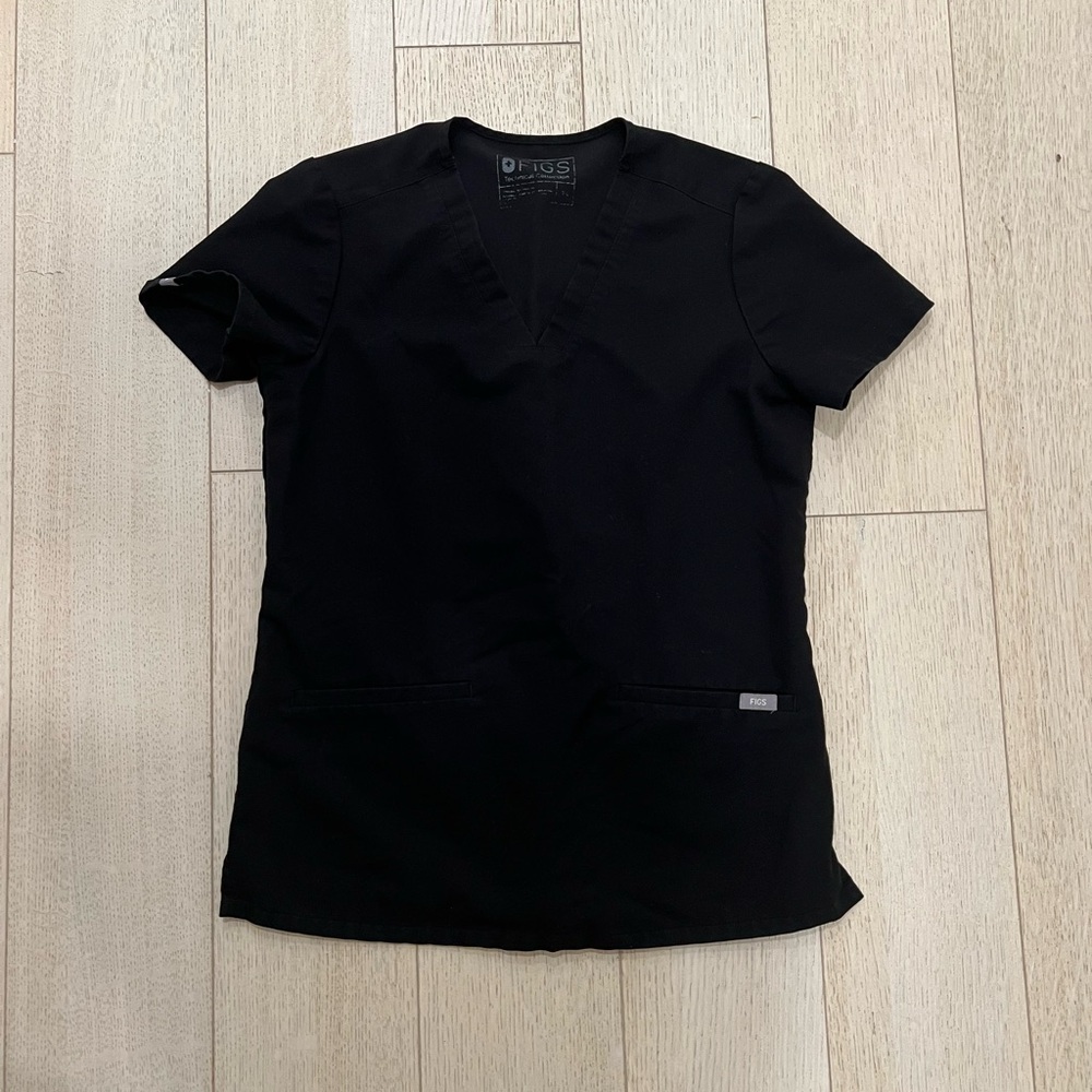 Figs Casma Black 2 pocket scrub top XS
